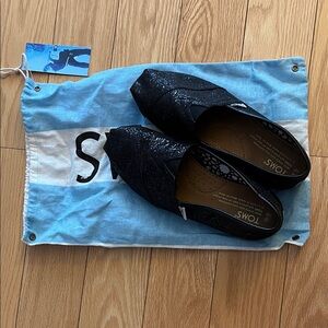 TOMS Women's Sparkling Black Flats